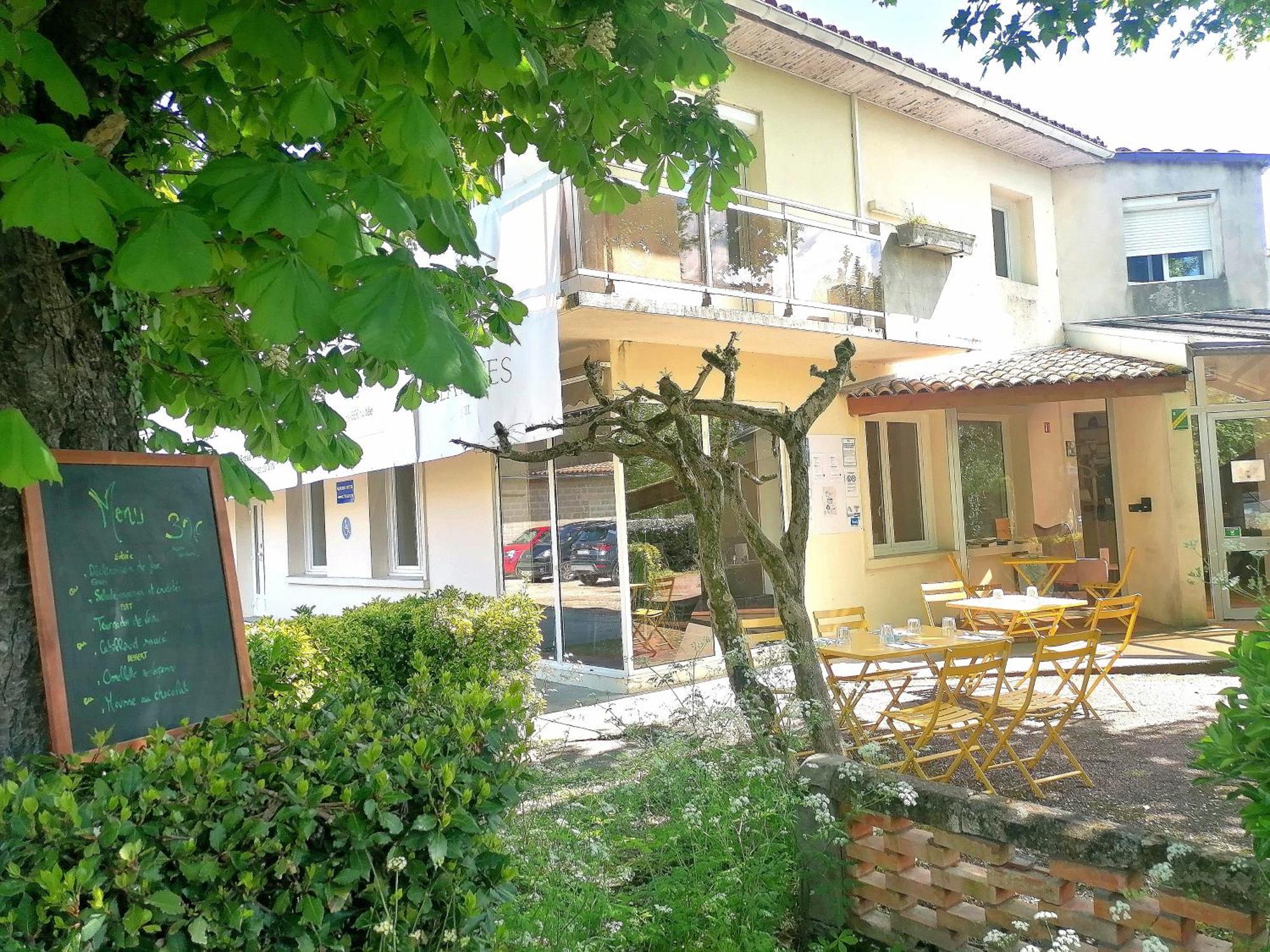 Hotel Platanes - Kb Hotel Group Etauliers Esterno foto